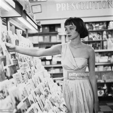 Carolyn Jones Photos And Premium High Res Pictures Getty Images