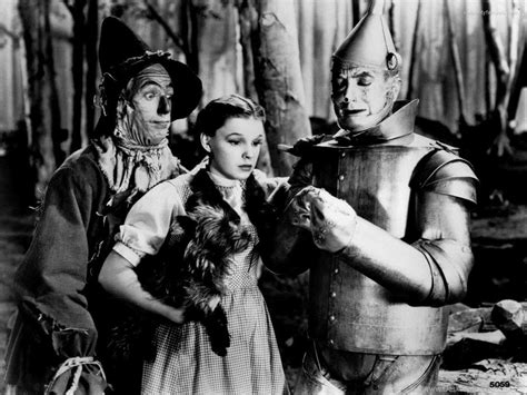 Dorothy Scarecrow Tinman And Toto The Wizard Of Oz Wallpaper