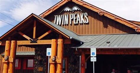 Twin Peaks Restaurant Logo