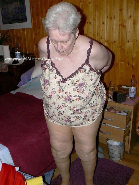 Granny Pics Daily Free Gallery Very Old Grannies Showing Their Hairy Pussies