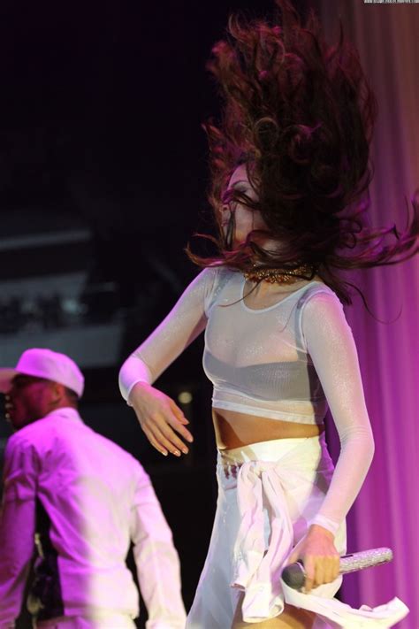 Selena Gomez Performance Posing Hot Beautiful High Resolution Selena Gomez Nude Club