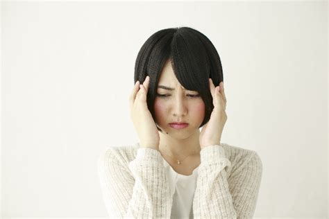 将来、薄毛やハゲたくないなら頭皮の皮脂は取り過ぎてはいけ ...