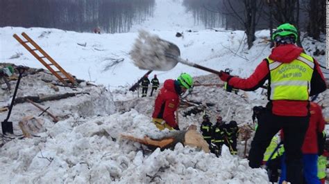 Italy Avalanche Hotel Search Ends With 29 Dead 11 Rescued Cnn