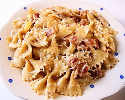 Serve with grated parmesan cheese on top. Becky Higgins' Garlic Chicken Farfalle | Chicken Pasta Recipe
