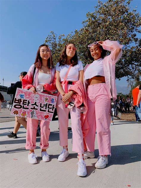 Pin De 𝐀𝐧𝐨𝐧𝐲 En Roupas Outfits Para Conciertos Moda Coreana Para