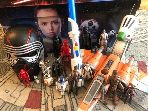 Video Unboxing Hasbros Star Wars The Rise Of Skywalker Toy