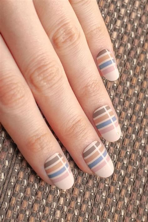 28 Unique And Simple Boho Nail Art Designs