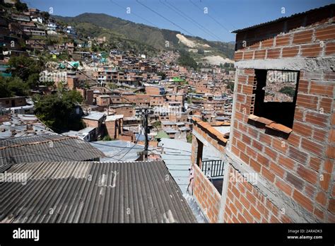 Comunas De Medellin Fotografías E Imágenes De Alta Resolución Alamy