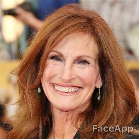 Julia Roberts In 2022 Celebrity Faces Grey Hair And Glasses Celebrities