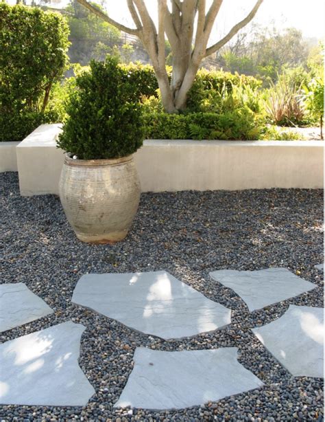 Flagstone Set In Pea Gravel Debora Carl Landscape Design Garden