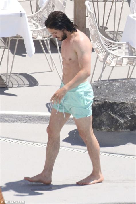 Game Of Thrones Kit Harington Shows Physique In Santorini Daily Mail