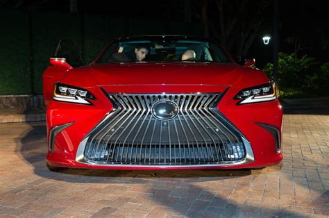 2019 Lexus Es Our First In Person Impressions And 2019 Es Photos