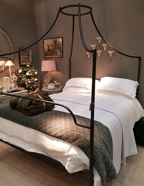 Unique four poster beds have great value and are sturdy and strong. King-Size 5Ft. Four Poster Bed Furniture - La Maison Chic ...