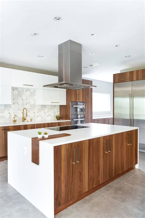 Our modern kitchen cabinets allow you to have a luxury kitchen without the ridiculous price point. Dallas | Hillside | Kitchen - Modern - Kitchen - Dallas - by Kitchen Design Concepts in 2020 ...
