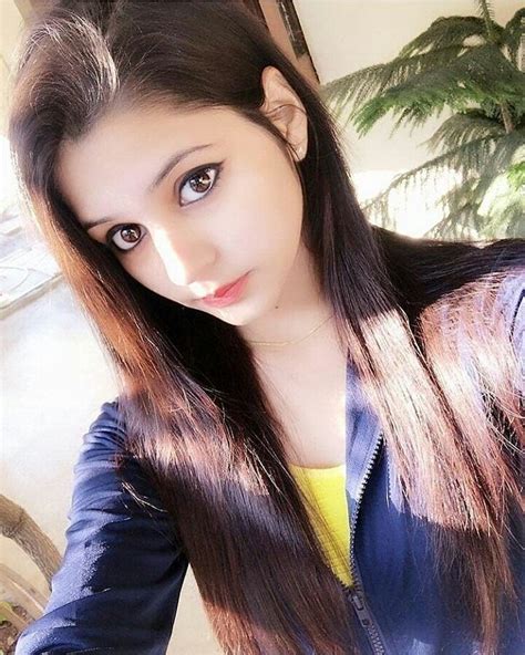 tik tok beautiful selfie girls quratulain sweet and smart beautiful pakistani selfie girl from