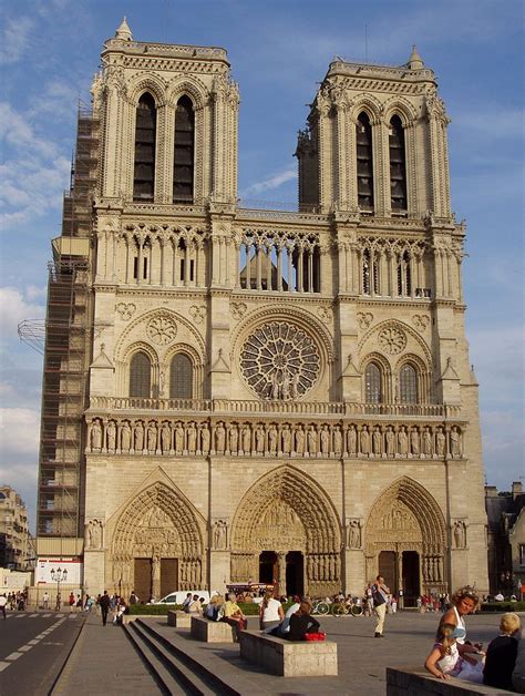 Мюзикл дебютировал в париже 16 сентября 1998 года. File:Notre Dame de Paris, front view, summer 2004..JPG ...