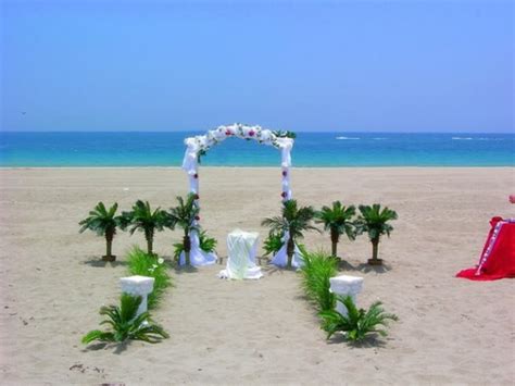 Beach theme wedding day decoration. Wonderful Wedding Reception Decorations: Elegant Beach ...