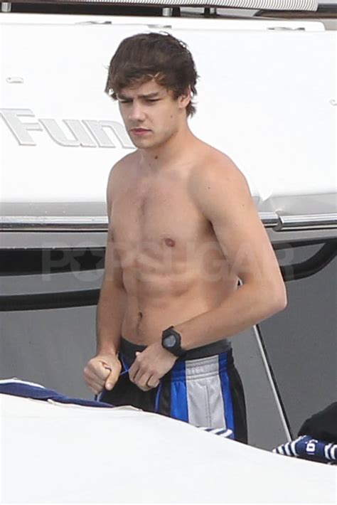 One Direction Memeber Liam Payne Got Ready For A Swim In Australia One Direction Shirtless In
