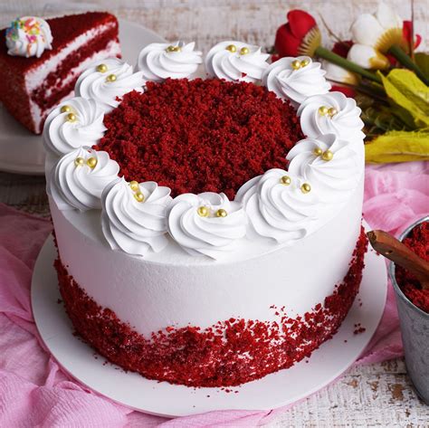 Red Velvet Cake In 2021 Cake Decorating Designs Simple Birthday Cake