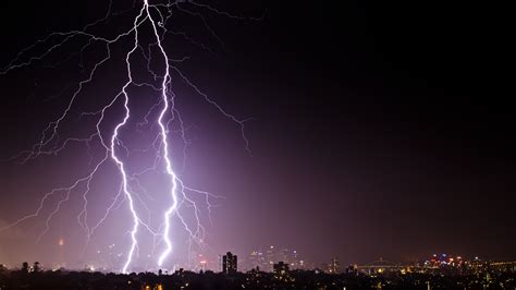 Lightning And Thunder In Sydney Hd Wallpapers 4k Macbook And Desktop