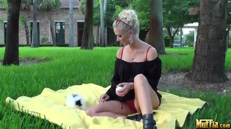 Kissing Lesbians In Pussy Licking Picnic Xxxbunker Com Porn Tube