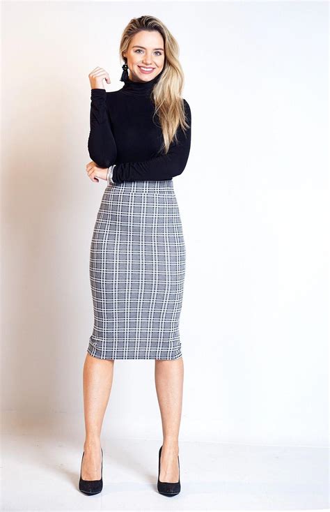 Stylish Outfits To Try This Fall Long Pencil Skirt Pencil Skirt