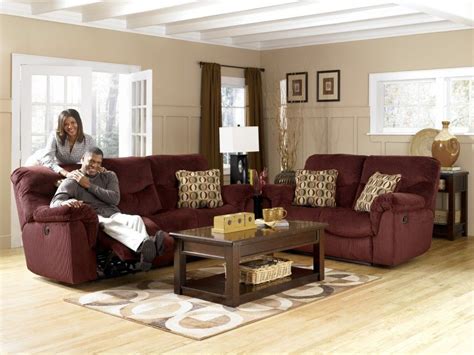 Those who are looking for a quality addition in their living room or guest room may find recliner sofa couch in brown leather match a quality addition in their collection of luxury furniture. awesome Burgundy Couch , Lovely Burgundy Couch 15 On ...