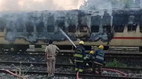 Madurai Train Fire अवैध रूप से गैस सिलेंडर ले जाने के आरोप में टूर