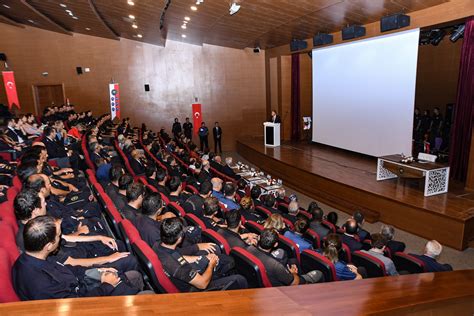 A group of geniuses that are not suitable for the police profession. POLİS AKADEMİSİ BAŞKANLIĞI'NDA 15 TEMMUZ UNUTULMADI