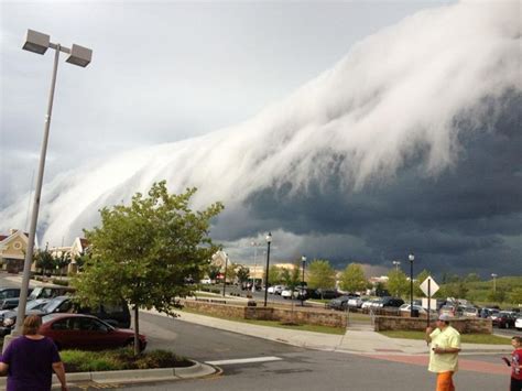 Weather Dangers Huge Wall Cloud Looks Like A Giant Wave