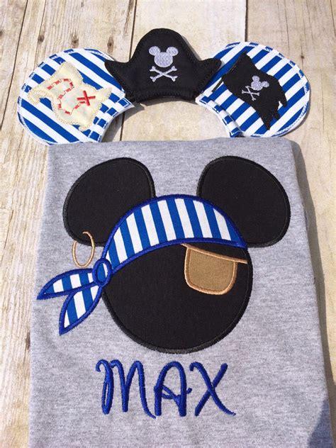 mickey-mouse-pirate-with-eye-patch-appliqued-t-shirt-with-matching