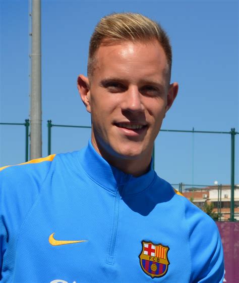 'ter stegen passeert de jong op loonlijst barcelona'. File:Marc-André ter Stegen (FC Barcelona), Mattias Ekström ...