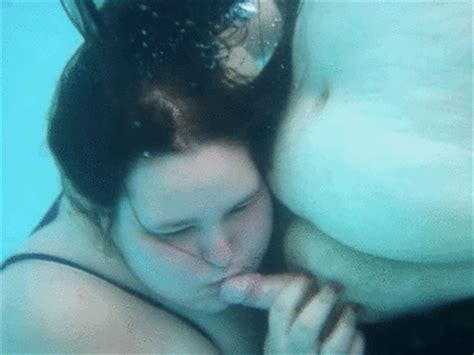 Bbw Underwater Nude Gif Sexiz Pix