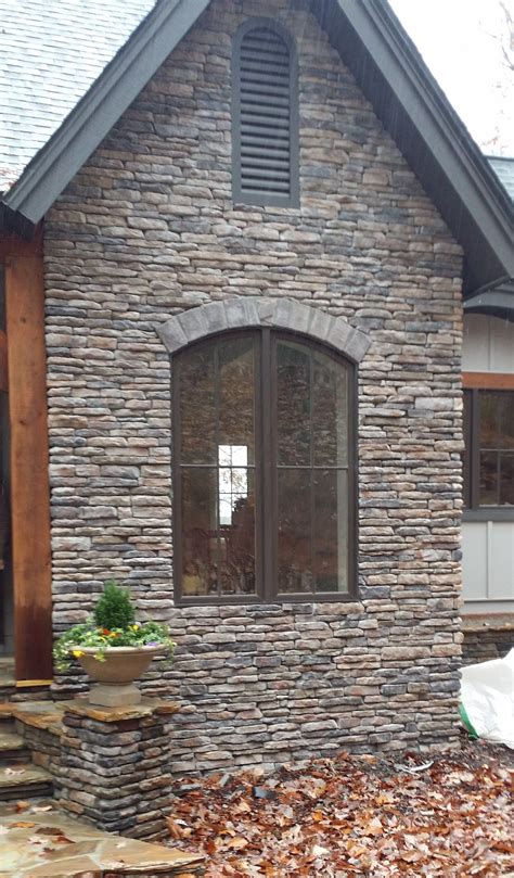Aspen Ledge Stone Is Made Up Of A Variety Of Shapes And Sizes And