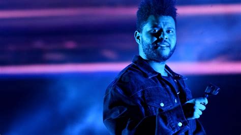 The Weeknd Tosses Bra Back To Fan Announces New Album At Toronto Concert Entertainment Tonight