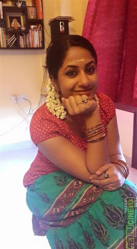 Jyothi Krishna Malayalam Actress Candid And Personal Pictures Gethu