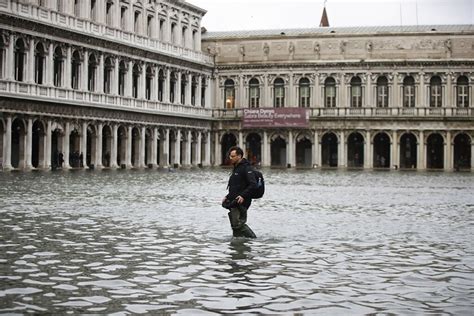 Venice Italy Flooded Again 3 Days After Near Record High Tide Los