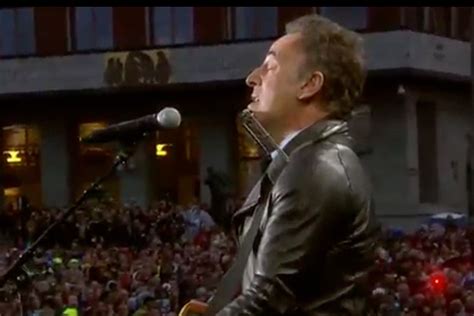 Frequently asked questions about lincoln memorial. Bruce Springsteen Performs Surprise Cover of 'We Shall ...