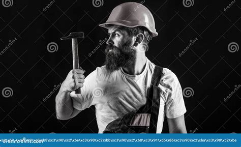 Builder In Helmet Hammer Handyman Builders In Hardhat Handyman