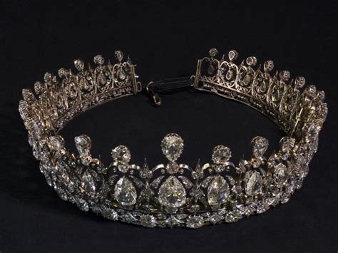 Victorias Emerald Tiara From Albert And Fife Tiara To Go On Display At