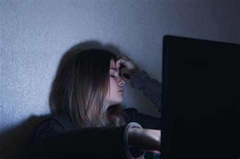 Social Media Is Making Teen Girls Depressed Study Says