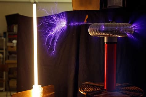 Teacher Burns ‘i Love Mom Into Students Arms With Tesla Coils