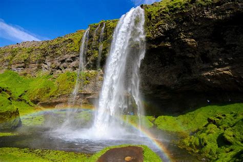 The awesome Seljalandsfoss Waterfall of Iceland | 1000 Lonely Places