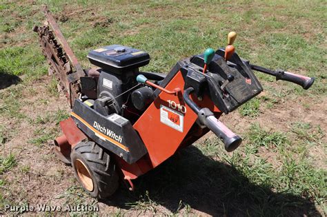 Ditch Witch 1010 Wr Trencher In Nevada Mo Item Dq9327 Sold Purple