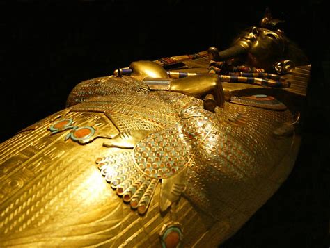 Tutankhamuns Death Mask And Coffins