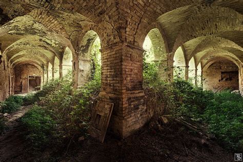Cloister Garden Abandoned Places Abandoned Abandoned Houses