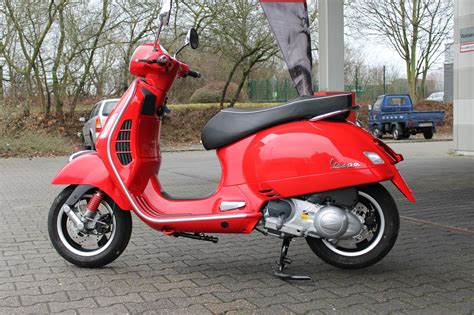 The 300 hpoe (high performance engine) is the most powerful engine ever installed in a vespa, delivering improved performance and. Cycle Shop Blog: Vespa GTS 300 Super i.e. rot in Köln Porz