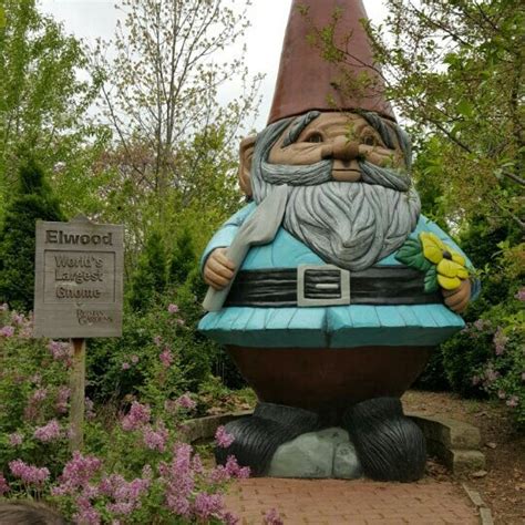 World S Largest Concrete Garden Gnome Iowa State University 0 Tips