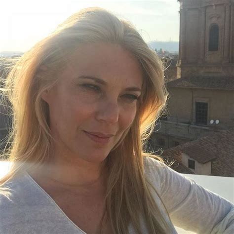 Alessandra appiano e il dolore degli amici. Alessandra Appiano suicida, Eleonora Daniele in lacrime ...