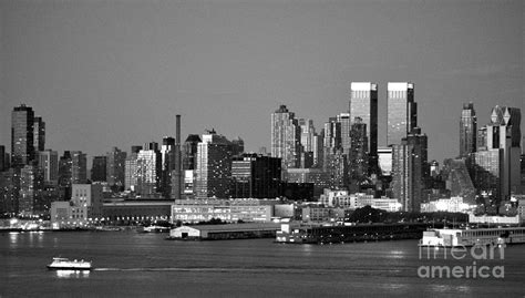 New York City Skyline Black And White Photograph By Kathy